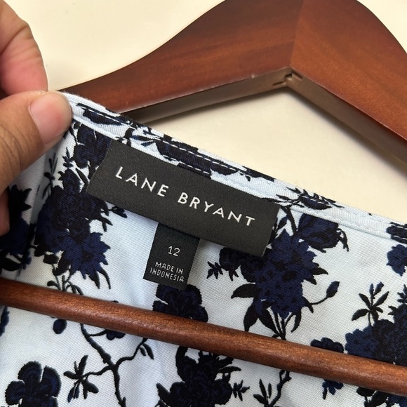 LANE BRYANT Button down Ditsy Floral Blue Short Sleeve Top Blouse plus size 12 - Picture 6 of 6